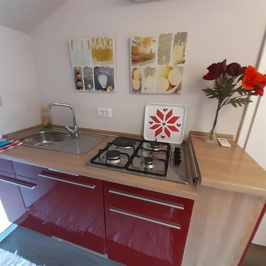 Orange Cube Apartment غييكا المظهر الخارجي الصورة
