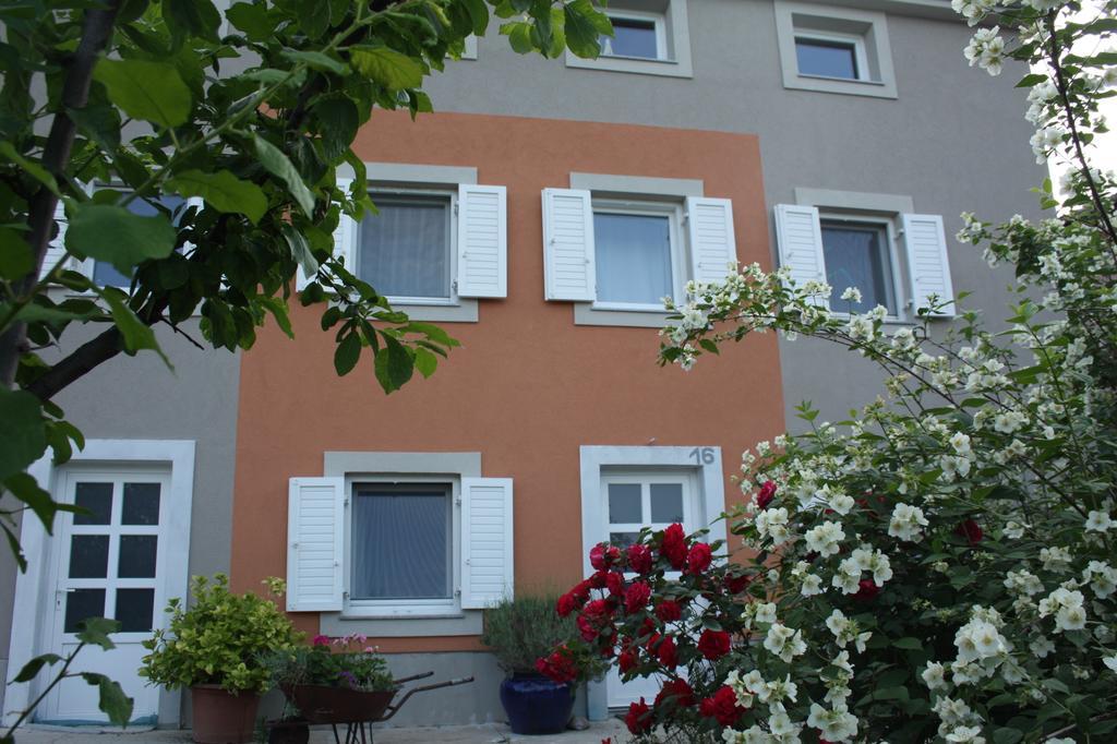 Orange Cube Apartment غييكا الغرفة الصورة