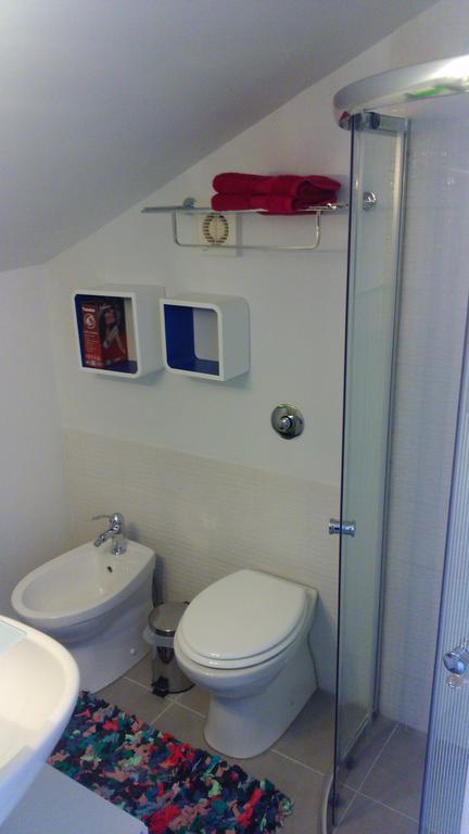 Orange Cube Apartment غييكا المظهر الخارجي الصورة